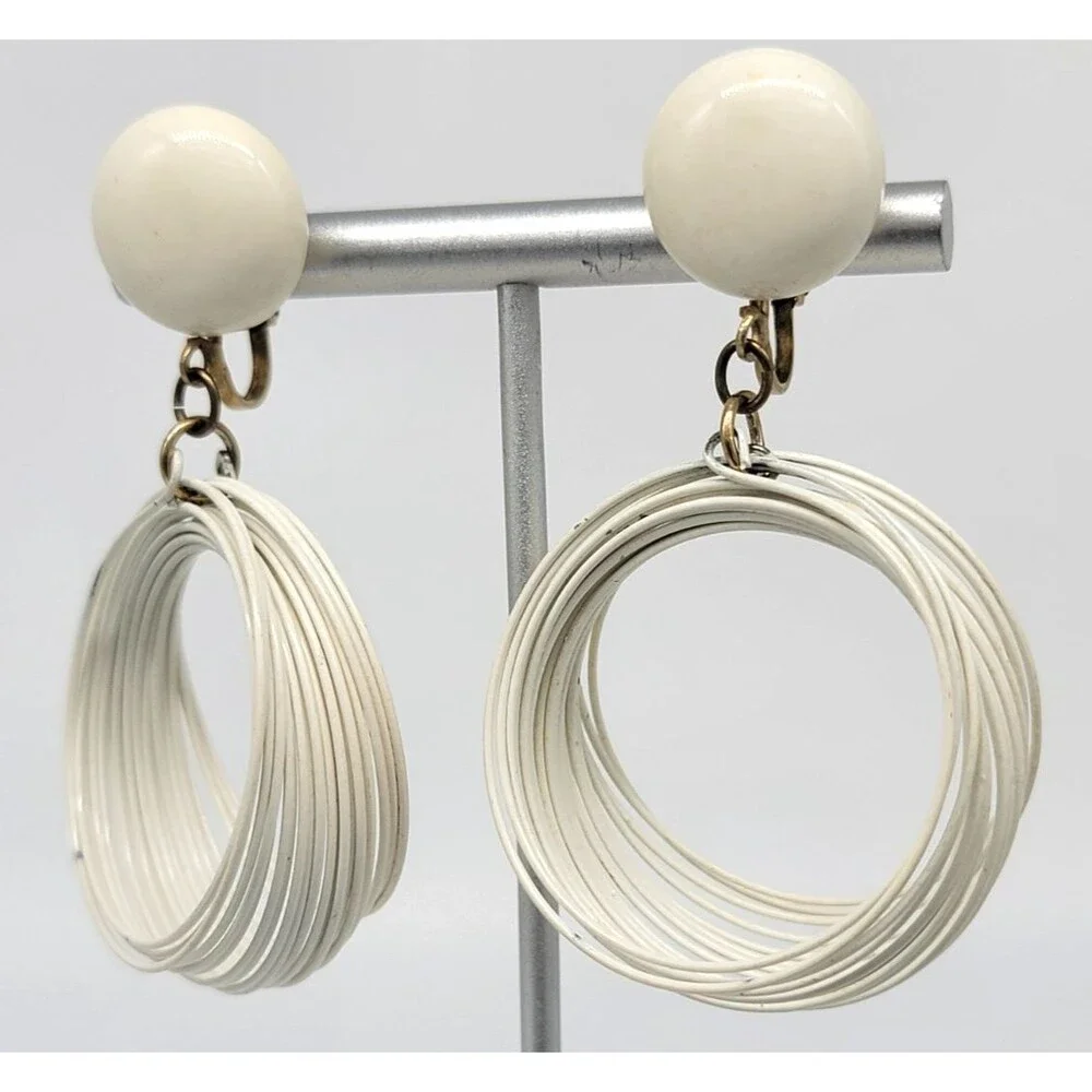 White Lucite Hoop Dangle Clip-On Earrings Mod Statement Retro Unmarked Vintage